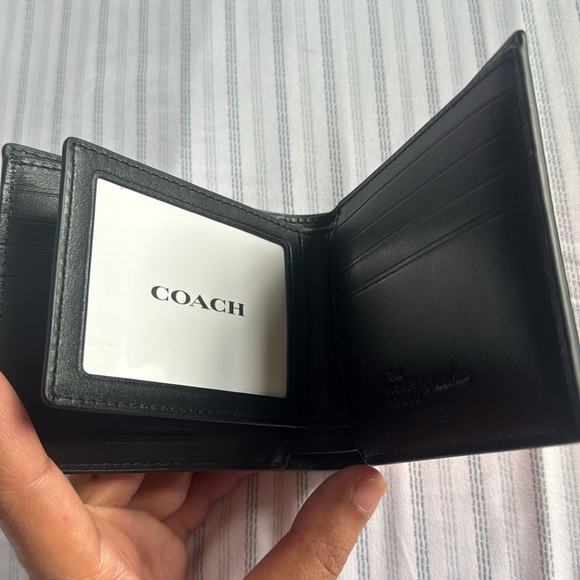 Coach Limited edition Disney Mickey Mouse Keith Haring 3 in 1 wallet - Picture 9 of 10